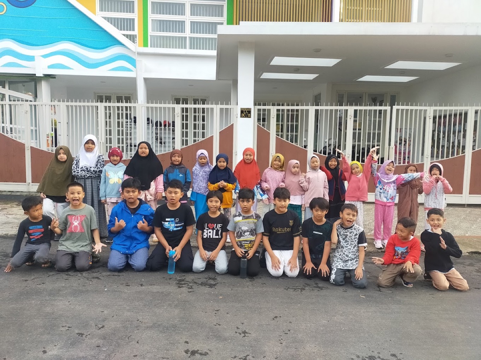 Murid Tsurayya Flexischool dalam kegiatan bersama